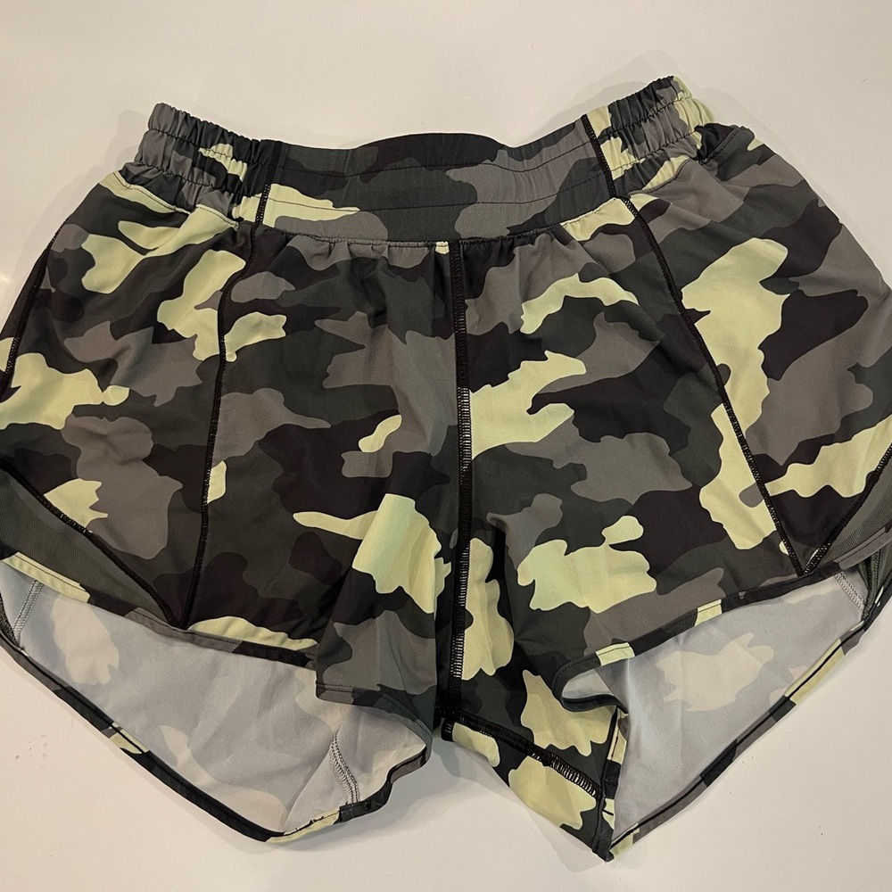 Lululemon green and yellow camo Hotty-Hot short *tall